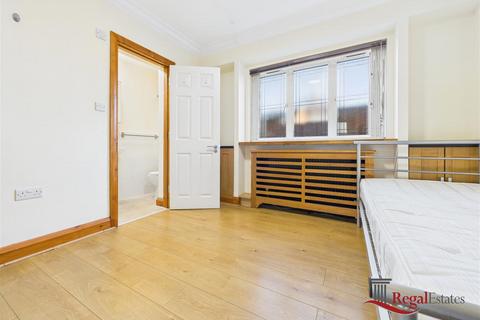 undefined, Columbia Avenue, Edgware, HA8 5DQ