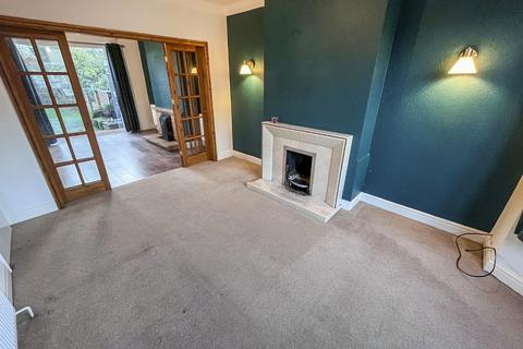 3 bedroom semi-detached house to rent, Foxhills Road, Wolverhampton