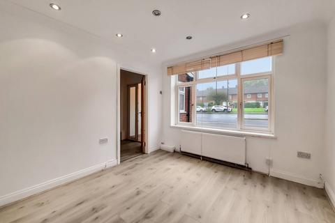 3 bedroom terraced house to rent, Courtenay Avenue, Harrow, HA3