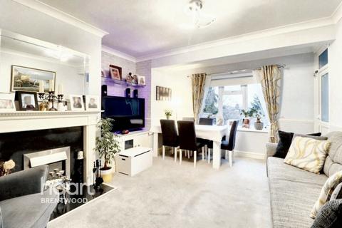 2 bedroom apartment for sale, St Stephens Crescent, Brentwood