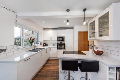 3 bedroom house for sale, Wealden Close, Hildenborough, Tonbridge