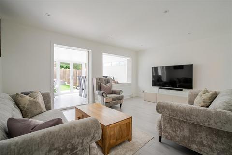 undefined, Newark Road, Windlesham