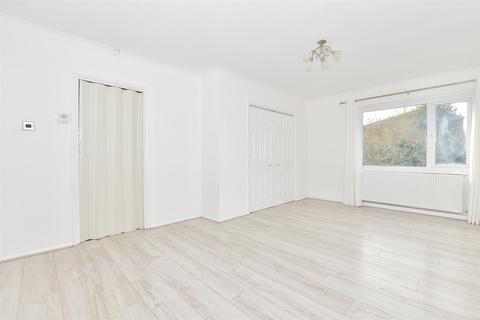 2 bedroom flat for sale, Park View Court, Maidstone ME15
