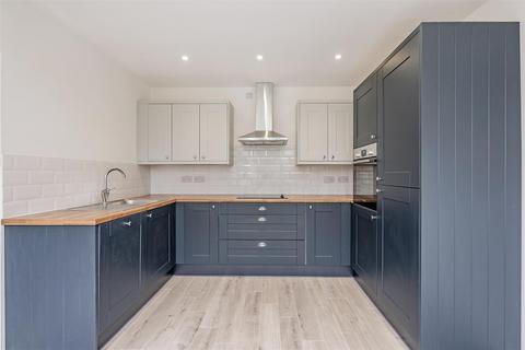 3 bedroom semi-detached house to rent, Faulkner Road, Solihull