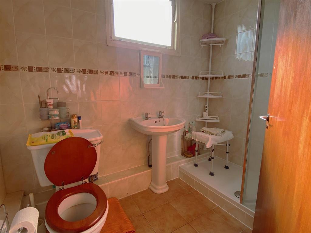 Shower room.jpg