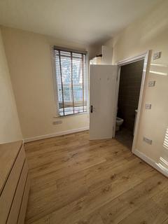 undefined, Hedge Lane, N13