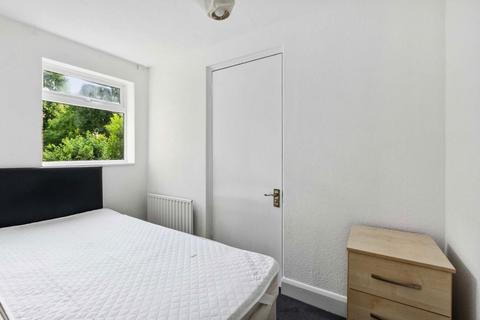 undefined, Askew Road, London W12