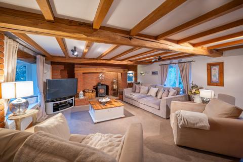 4 bedroom detached house for sale, Efflinch Lane, Barton under needwood, DE13