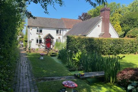 4 bedroom detached house for sale, Efflinch Lane, Barton under needwood, DE13