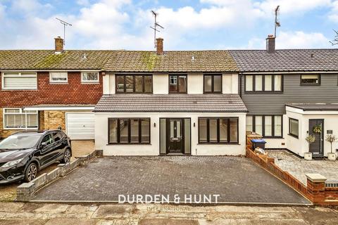 3 bedroom terraced house for sale, Woodland Way, Ongar, CM5