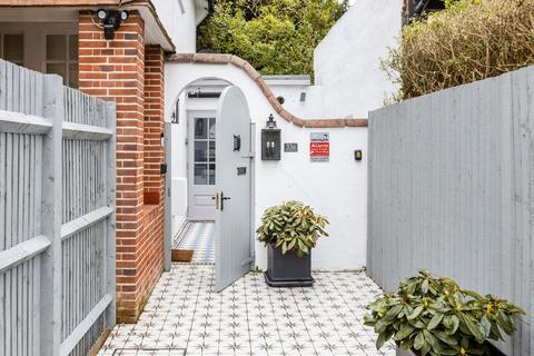 Burcott Road, Purley, CR8