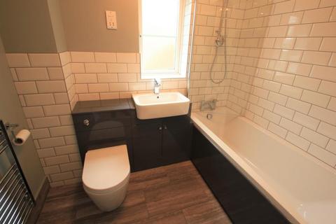 1 bedroom apartment to rent, Ashdown Close, Woking GU22