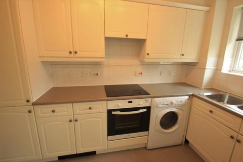 1 bedroom apartment to rent, Ashdown Close, Woking GU22