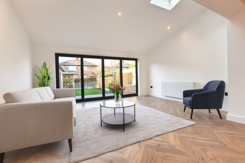 3 bedroom semi-detached house for sale, Windsor Drive, Grappenhall WA4