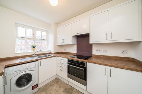 2 bedroom flat for sale, Macmillan Way, London SW17