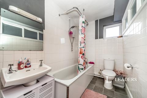 undefined, De Parys Avenue, Bedford, Bedfordshire, MK40