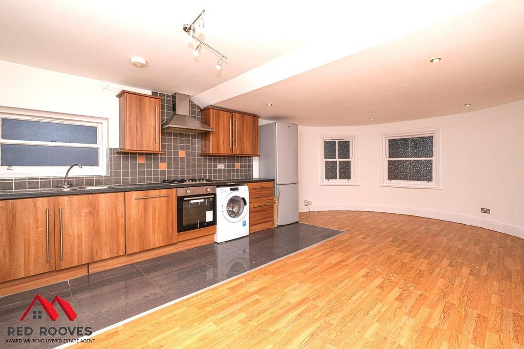 Lounge/Kitchen