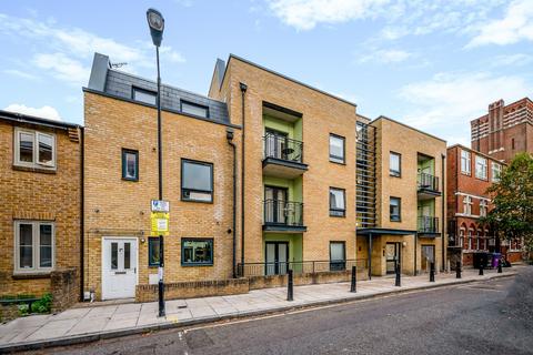 2 bedroom flat to rent, Edith Cavell House, London E14