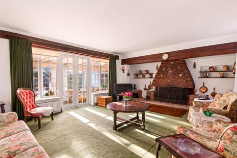 4 bedroom detached house for sale, Sea Lane, Ferring, Worthing, West Sussex, BN12