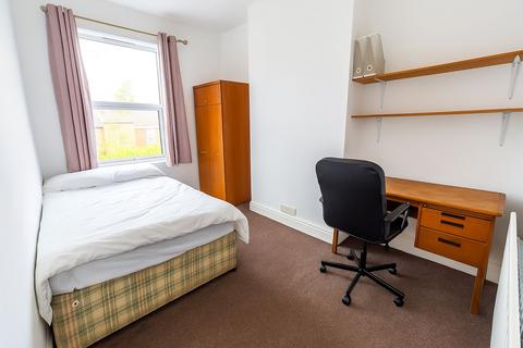 4 bedroom terraced house to rent, Downend Road, Fishponds, BS16