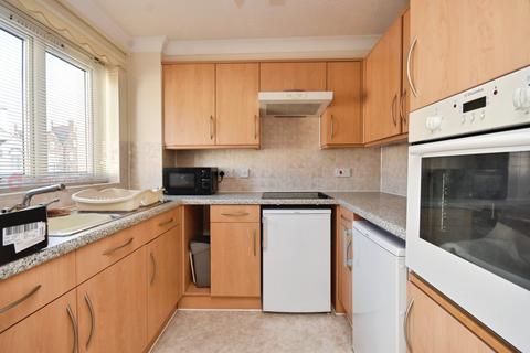 2 bedroom flat for sale, Queen Street, Ramsgate