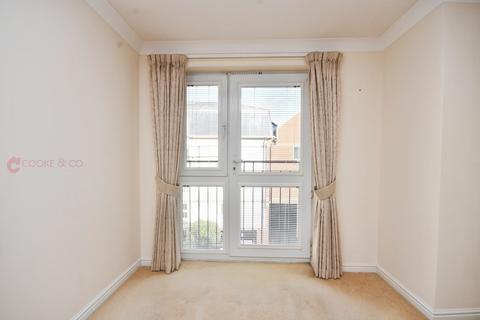 2 bedroom flat for sale, Queen Street, Ramsgate