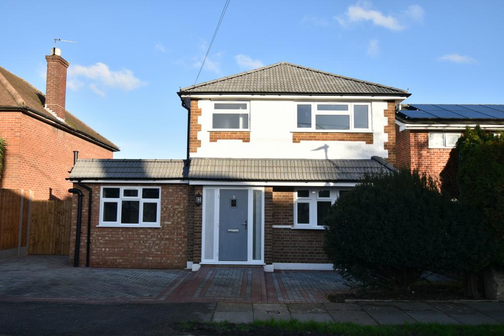 Detached Property with 6 En-Suite Rooms Deane A