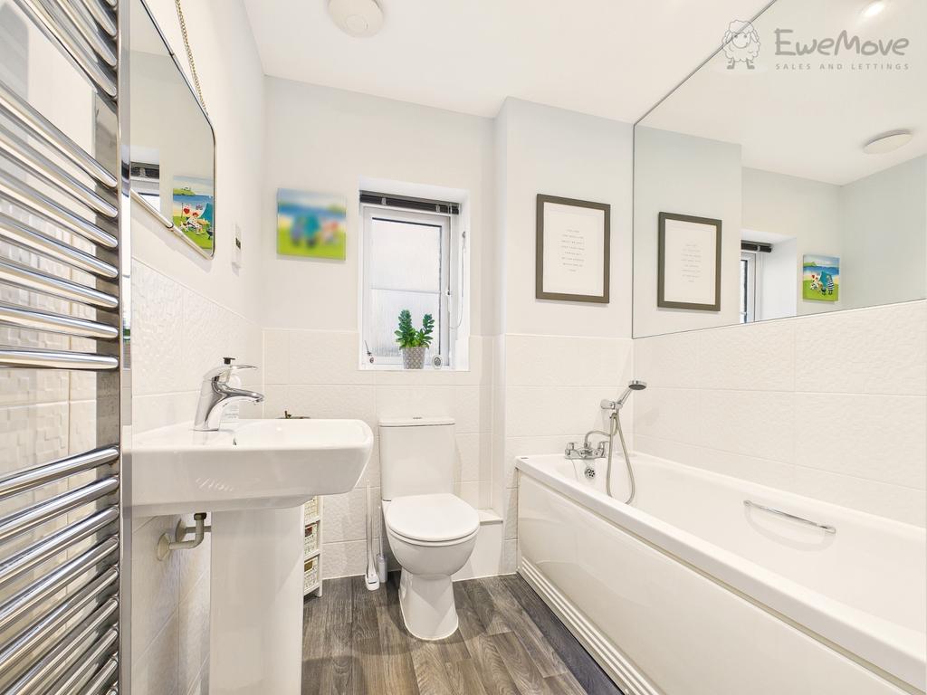 Ewemove south molton family bathroom