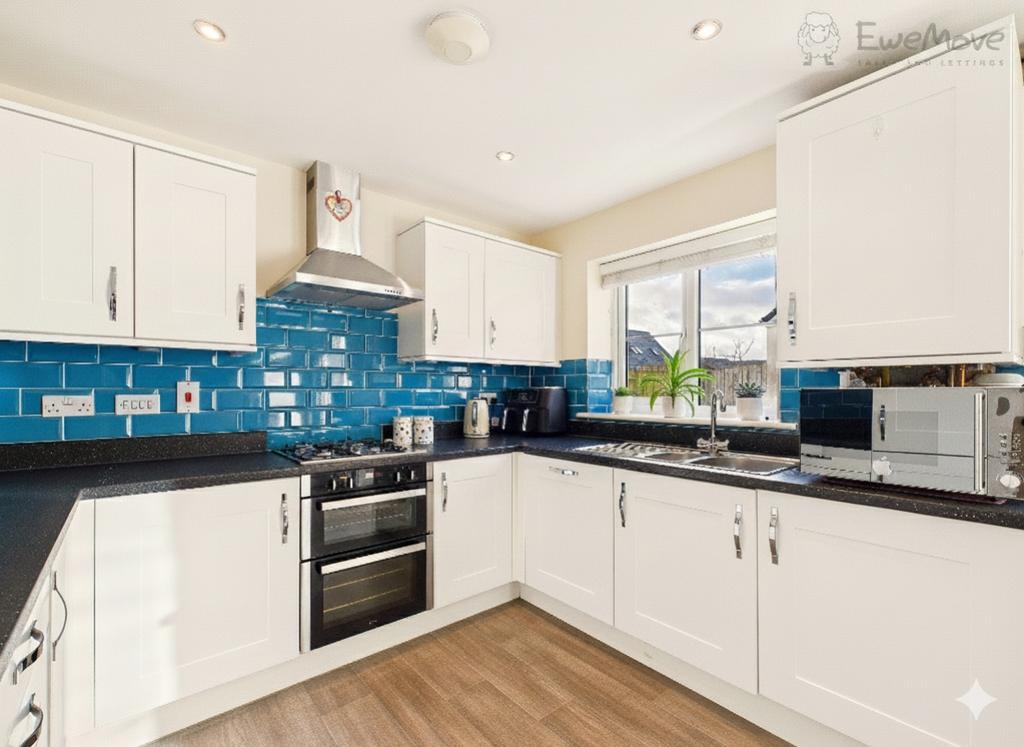 Ewemove south molton kitchen