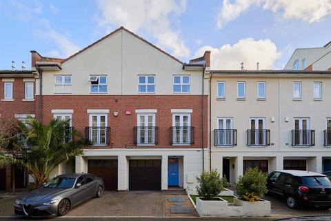 undefined, Corney Reach Way, Chiswick, W4