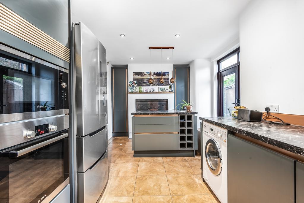 726624 (11)