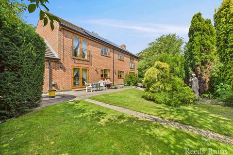 4 bedroom detached house for sale, Fair View, Hull HU12
