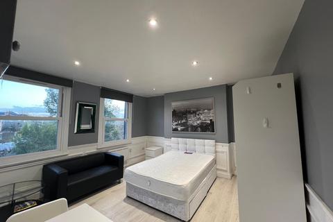 undefined, Stoke Newington Common, London N16