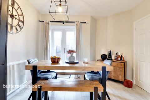 3 bedroom semi-detached house for sale, Peregrine Drive, Telford
