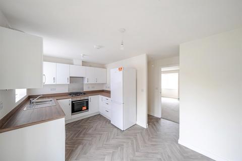 4 bedroom semi-detached house to rent, Harviston Avenue, NG4