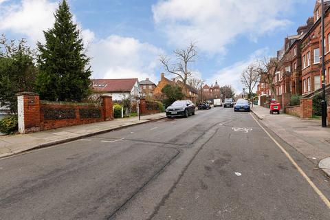 4 bedroom flat to rent, Frognal, London NW3