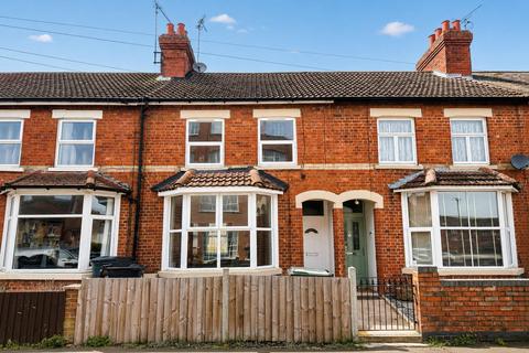 2 bedroom terraced house for sale, Queen Street, Rushden NN10