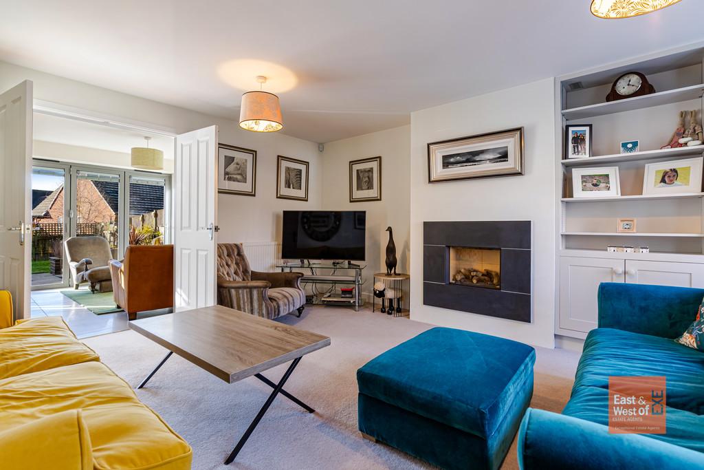 A09 - 10 Veysey Close, Exeter - 251203
