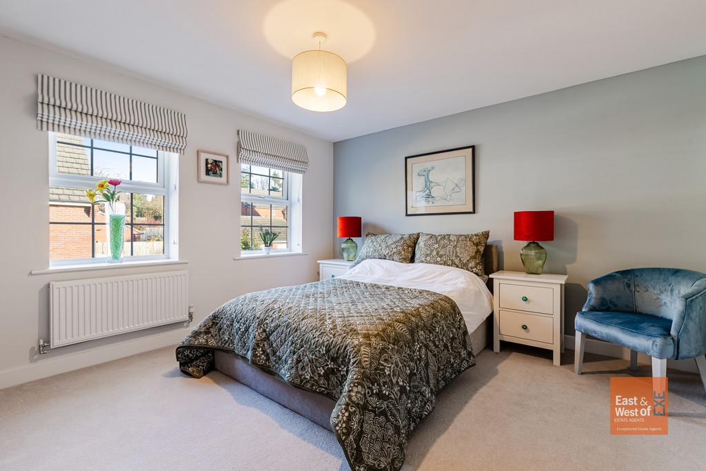 A18 - 10 Veysey Close, Exeter - 251203