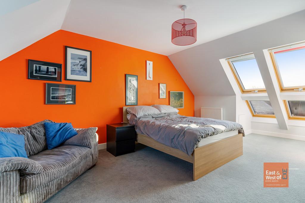 A24 - 10 Veysey Close, Exeter - 251203