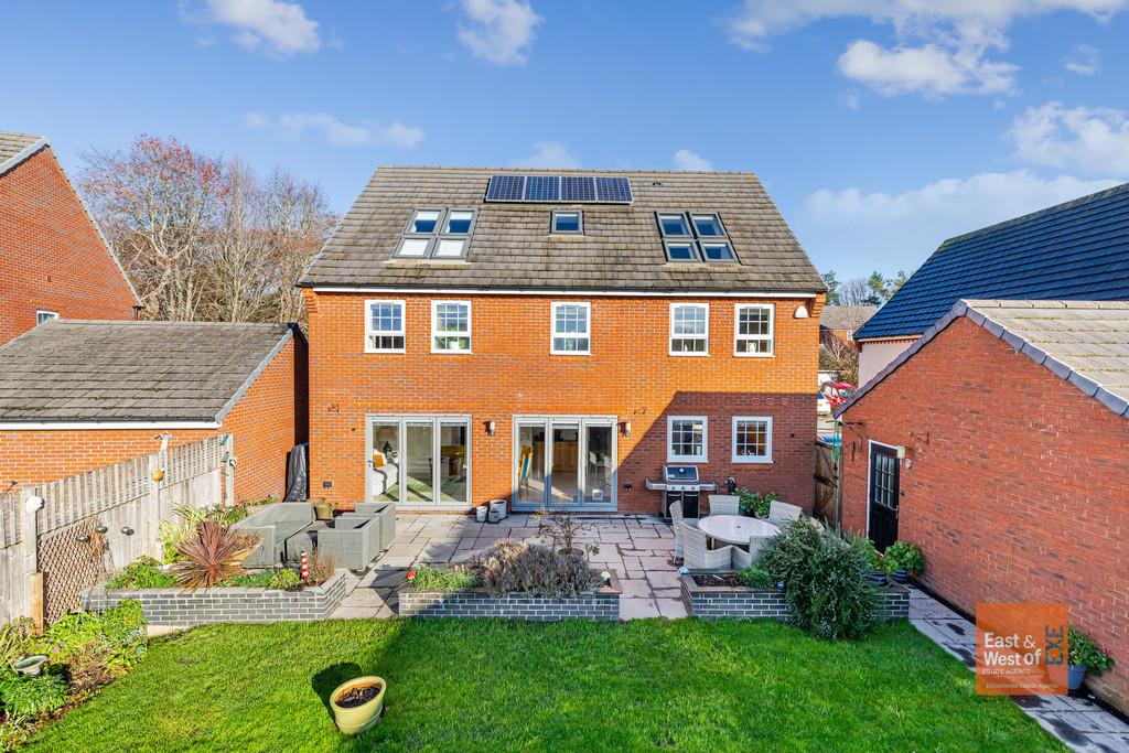 A05 - 10 Veysey Close, Exeter - 251203