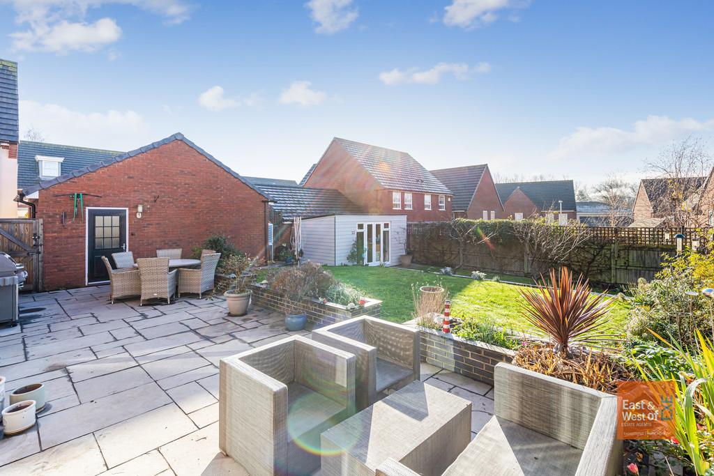 A04 - 10 Veysey Close, Exeter - 251203