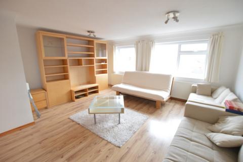Rochford Gardens, Slough