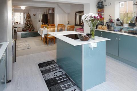 undefined, Larkspur Close, Littlehampton BN17