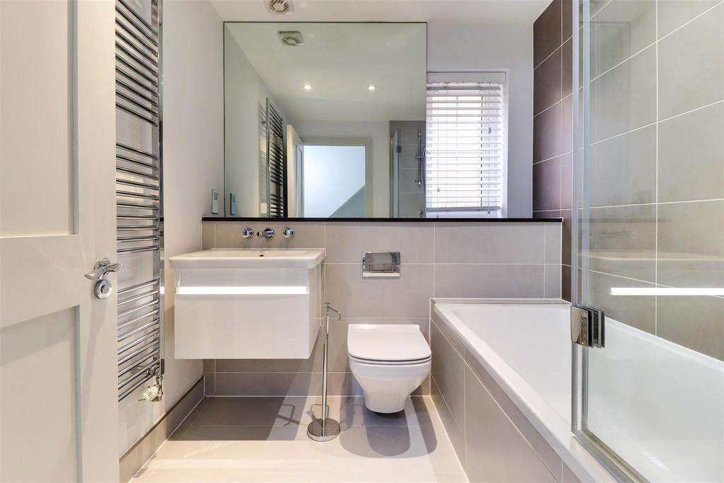 Bathroom 1.2.jpg