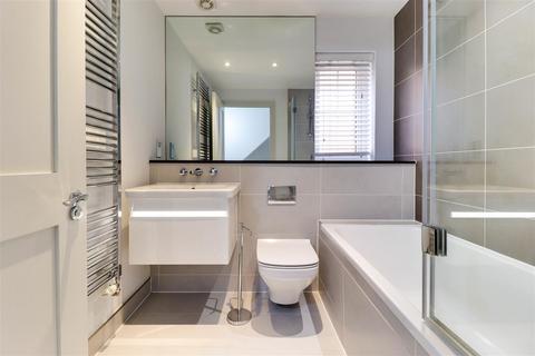 4 bedroom house to rent, Carroll Place, Guildford GU2