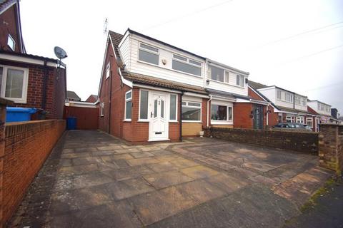 3 bedroom semi-detached house to rent, Eastwood Grove, Leigh