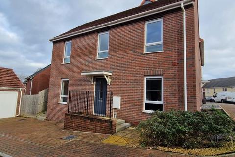 3 bedroom semi-detached house to rent, Battle Abbey Way, Exeter