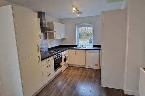 3 bedroom semi-detached house to rent, Battle Abbey Way, Exeter