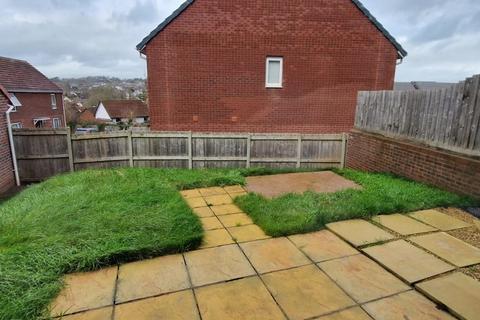 3 bedroom semi-detached house to rent, Battle Abbey Way, Exeter